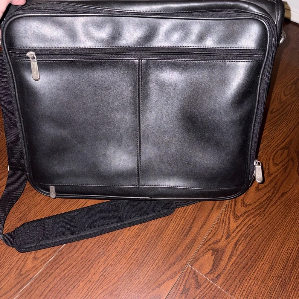 Targus Black Leather Briefcase with Silver Hardware